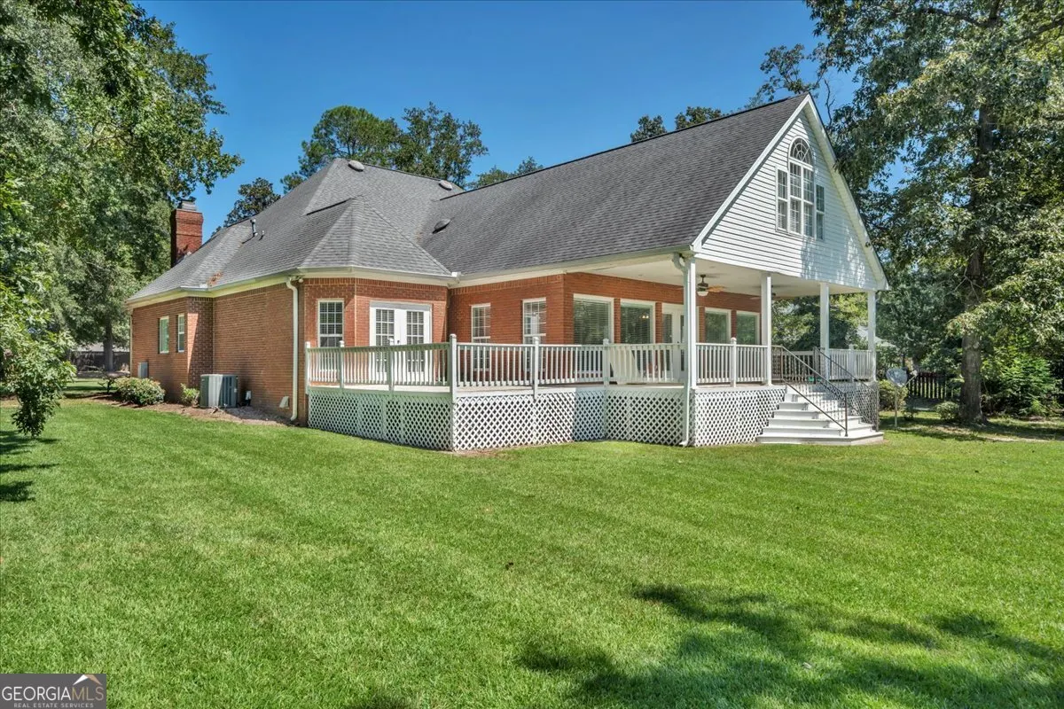 304 Stathams Way