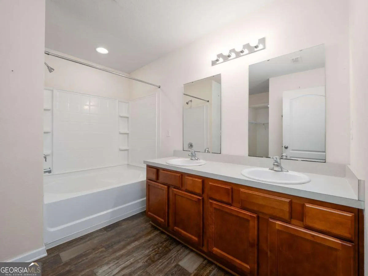 212 Brooklet Circle