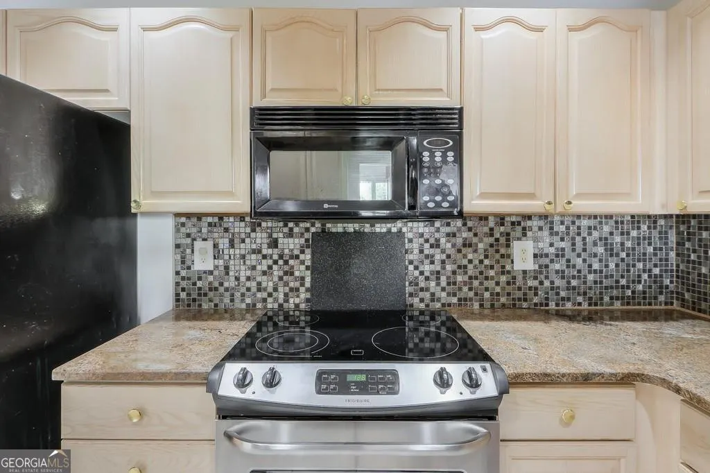 530 3475 Oak Valley Road NE, #530