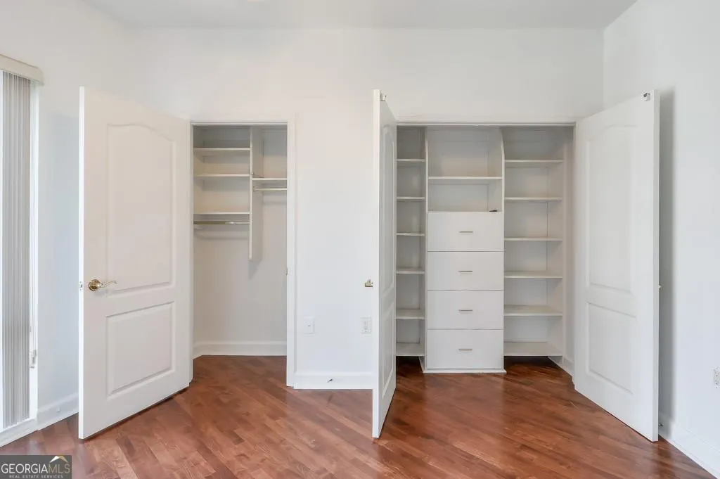 530 3475 Oak Valley Road NE, #530