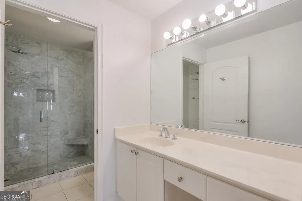 530 3475 Oak Valley Road NE, #530