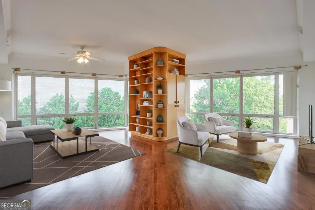 530 3475 Oak Valley Road NE, #530