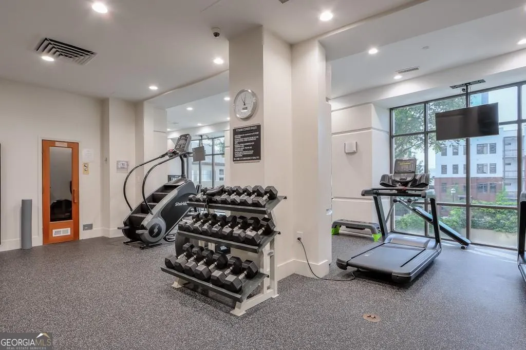 530 3475 Oak Valley Road NE, #530