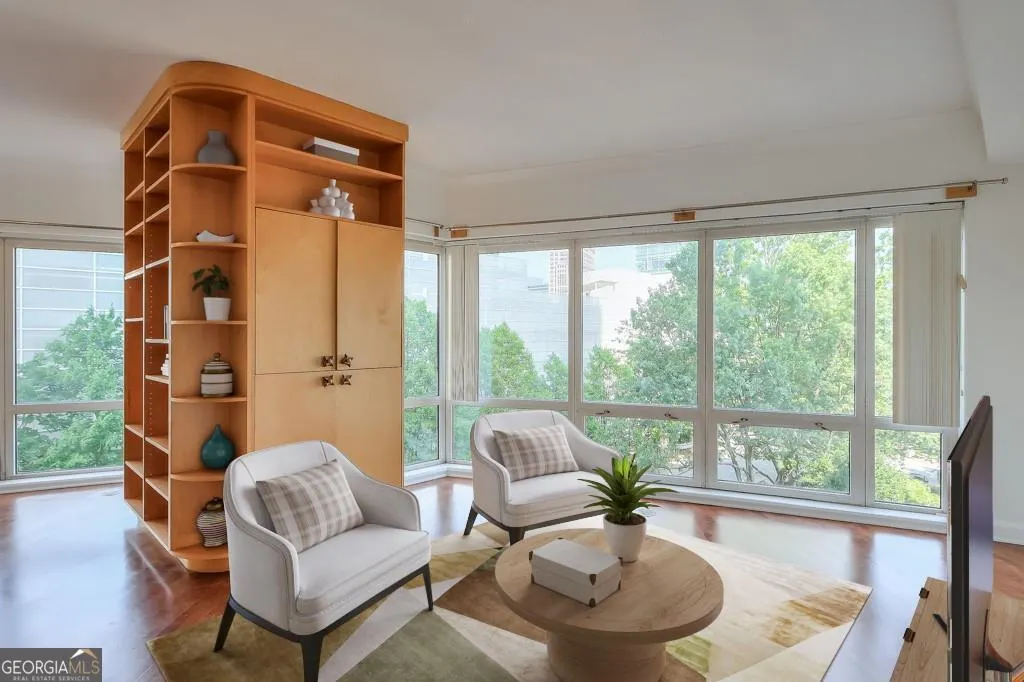 530 3475 Oak Valley Road NE, #530
