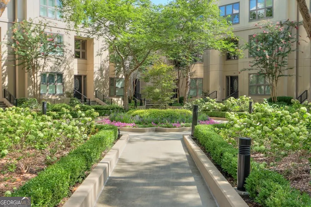 530 3475 Oak Valley Road NE, #530