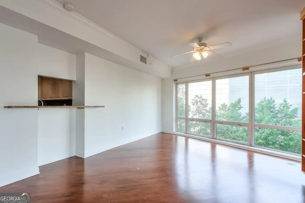 530 3475 Oak Valley Road NE, #530
