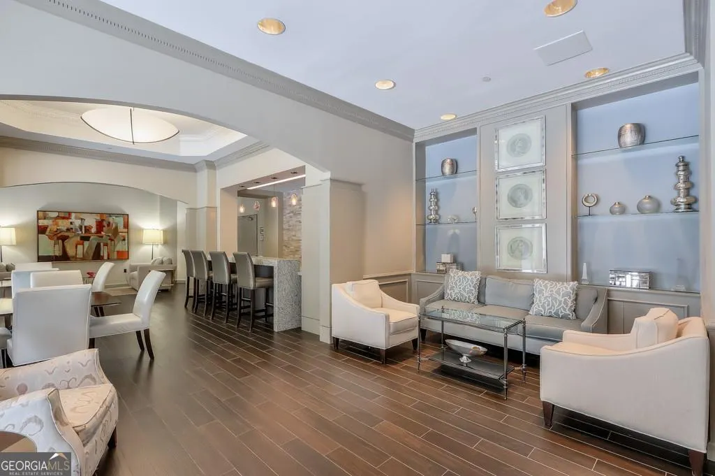 530 3475 Oak Valley Road NE, #530
