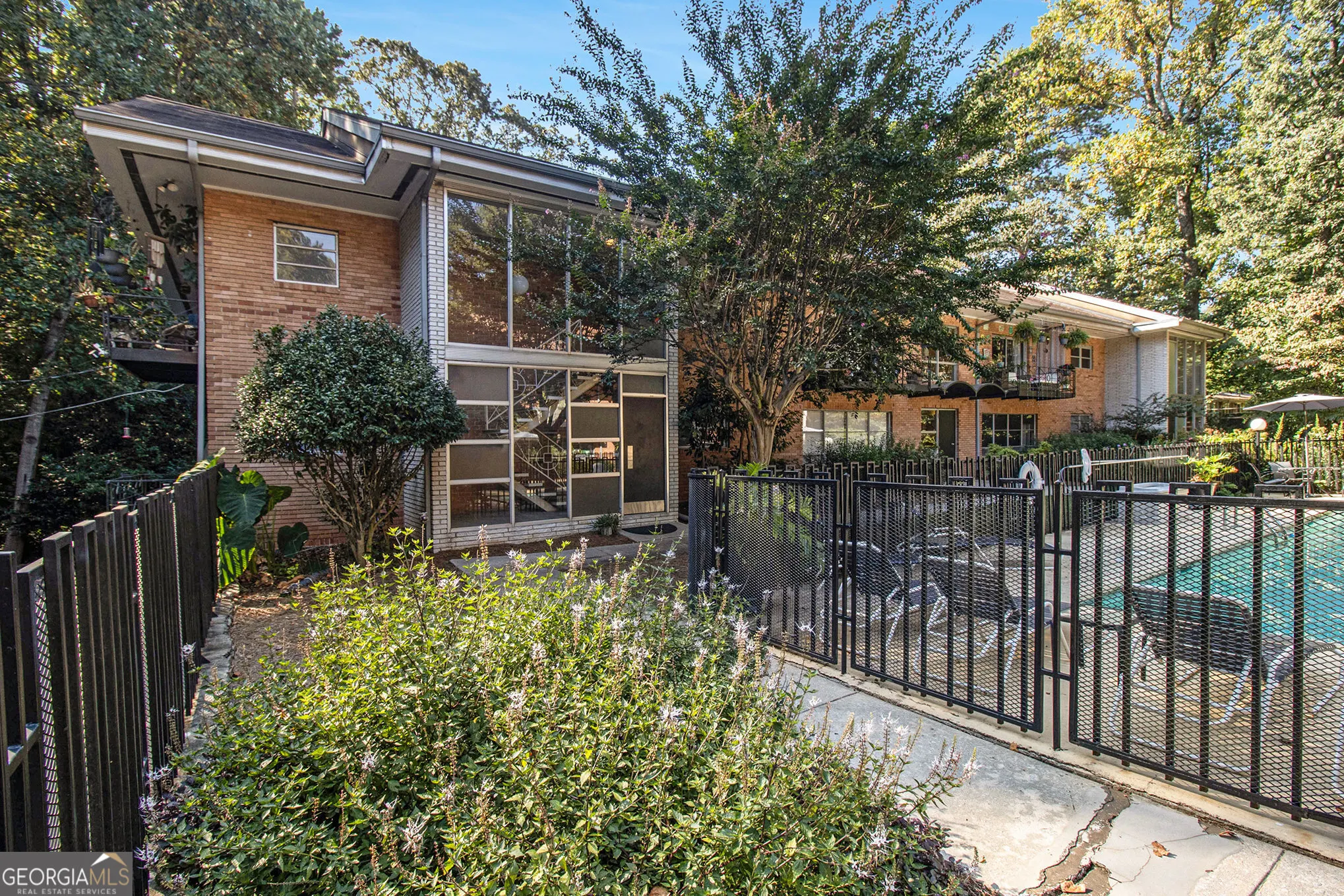4 1240 Woodland Avenue NE, #4