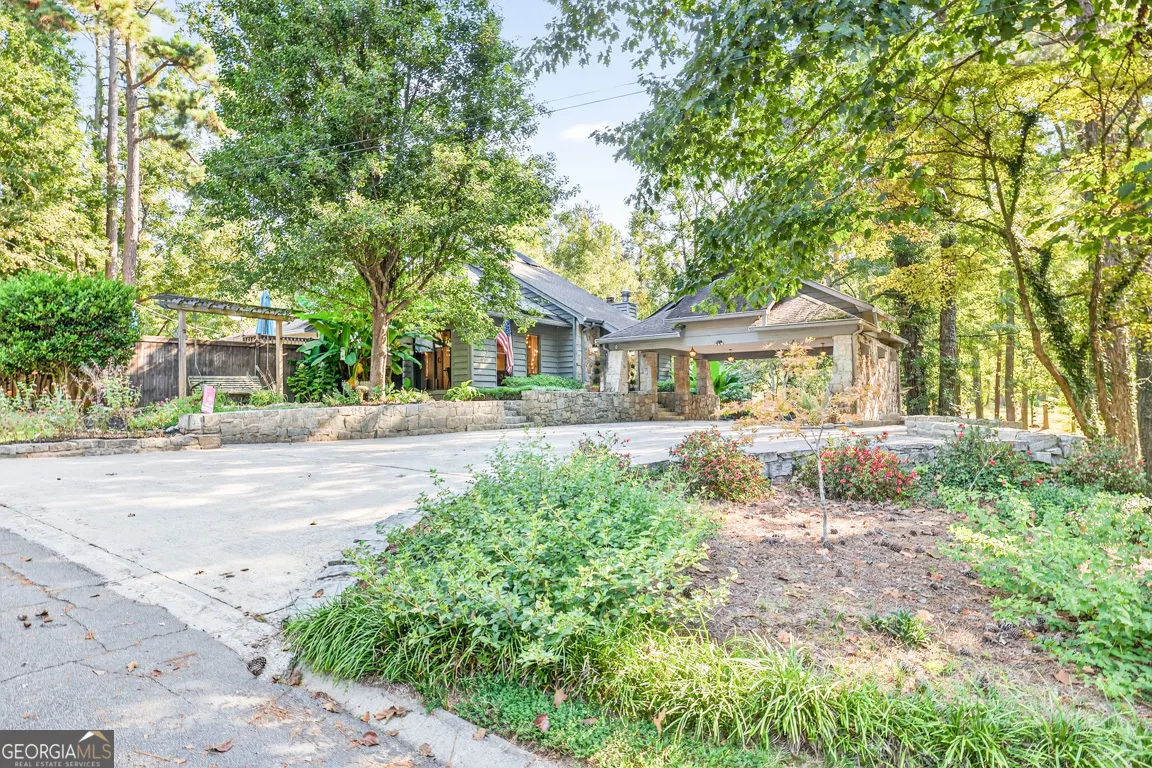 1190 Brookside Drive NE