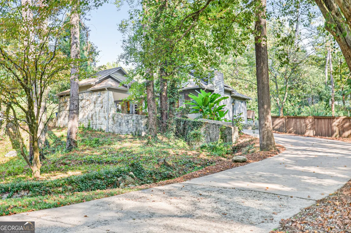 1190 Brookside Drive NE