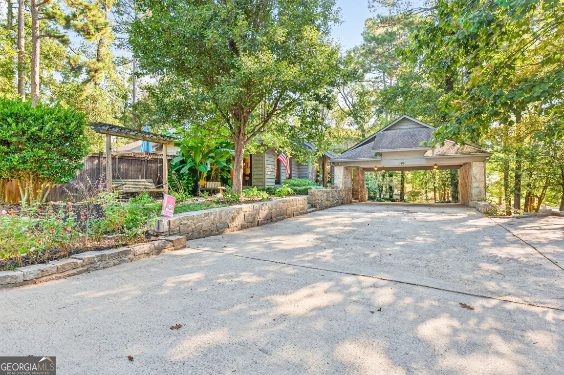1190 Brookside Drive NE