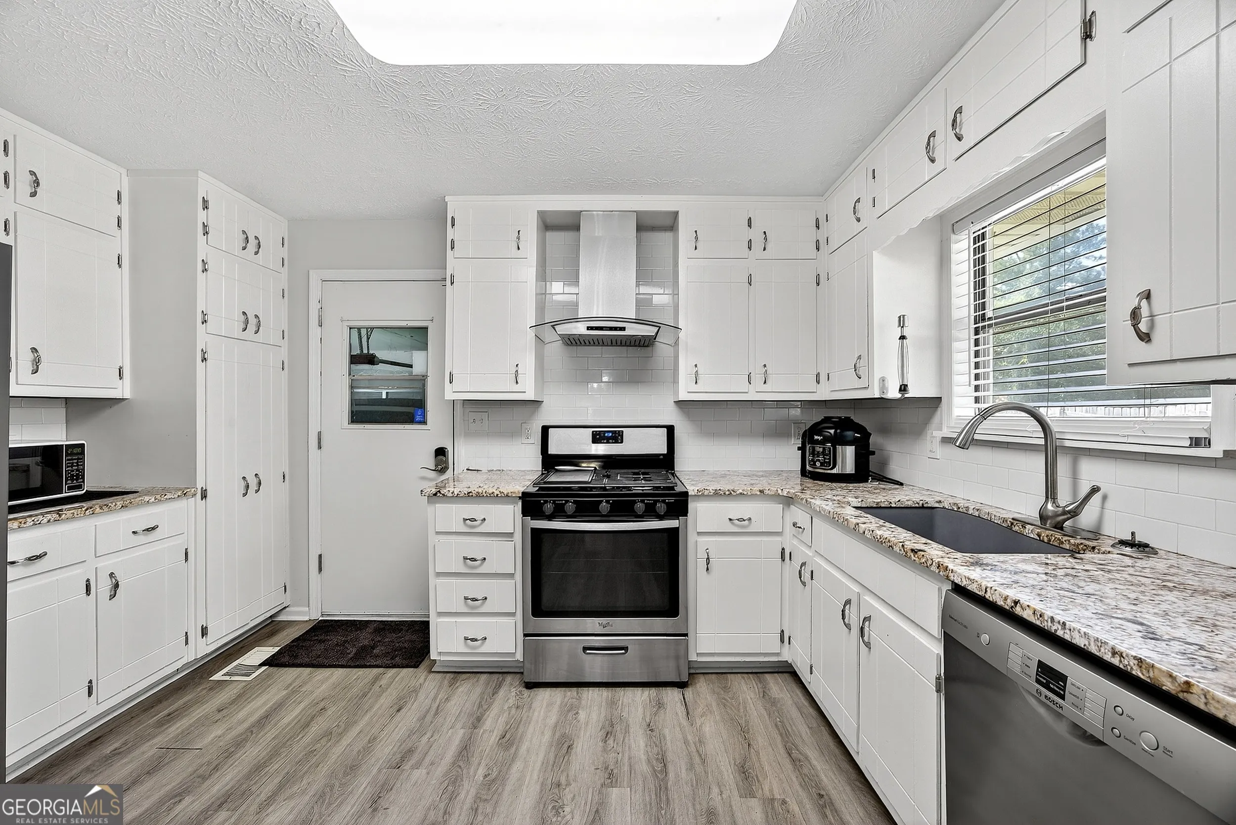 6139 Katherine Road