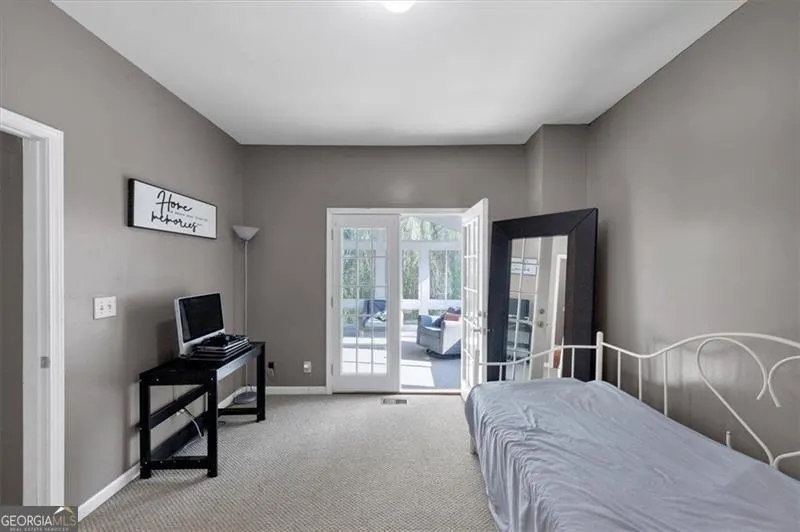 2052 EVERGREEN Drive