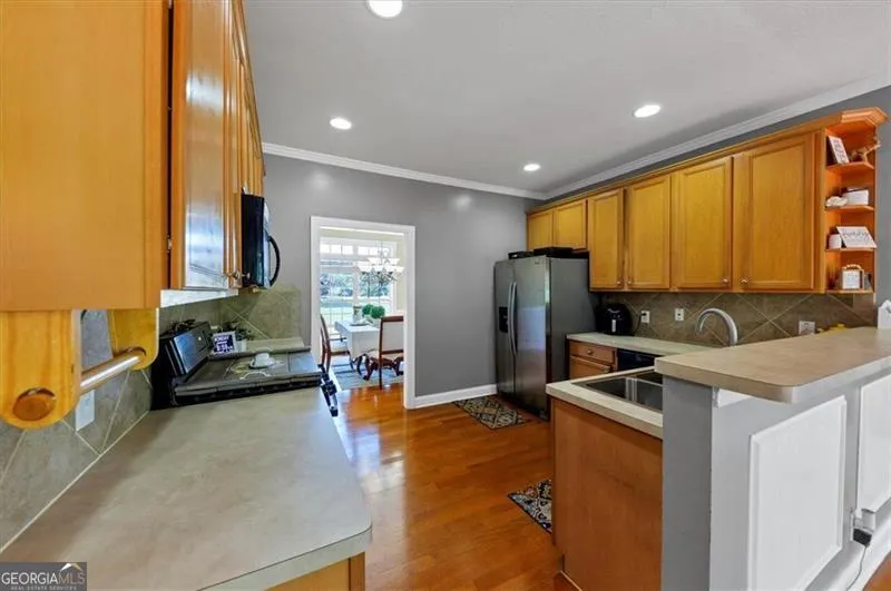 2052 EVERGREEN Drive
