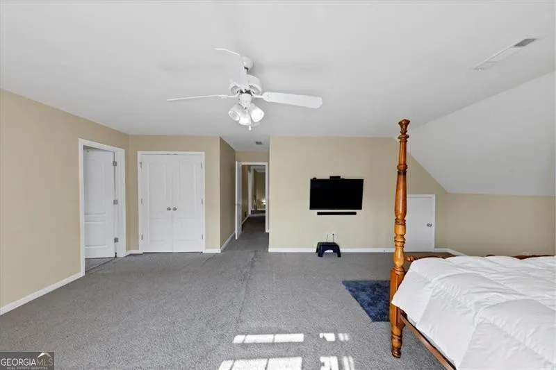 2052 EVERGREEN Drive