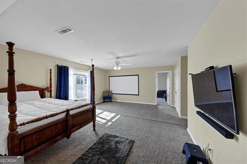 2052 EVERGREEN Drive