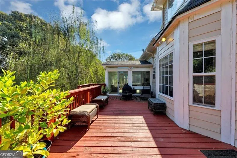 2052 EVERGREEN Drive