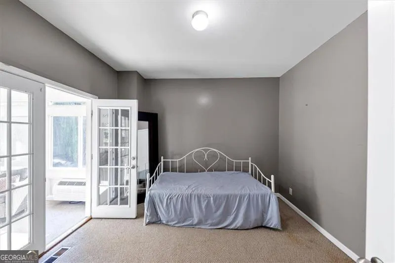 2052 EVERGREEN Drive