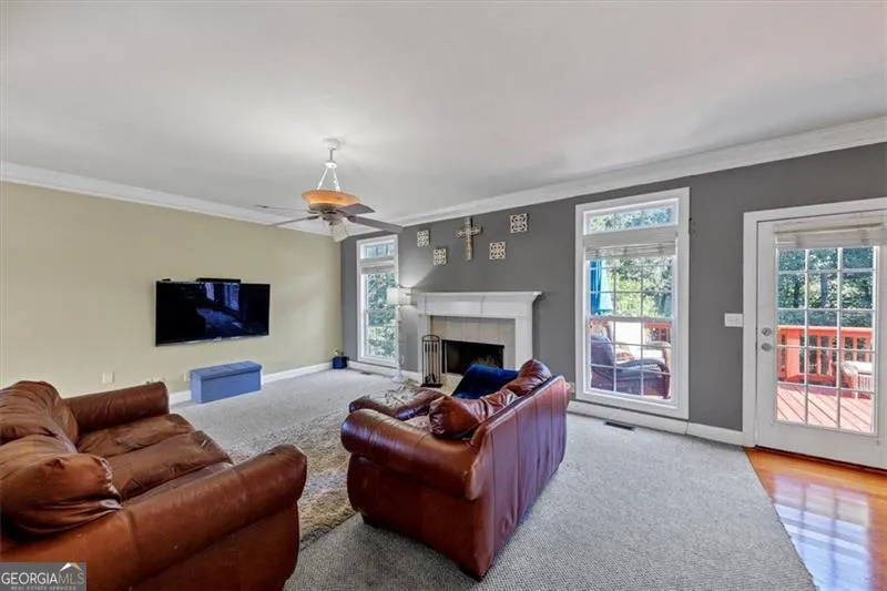 2052 EVERGREEN Drive