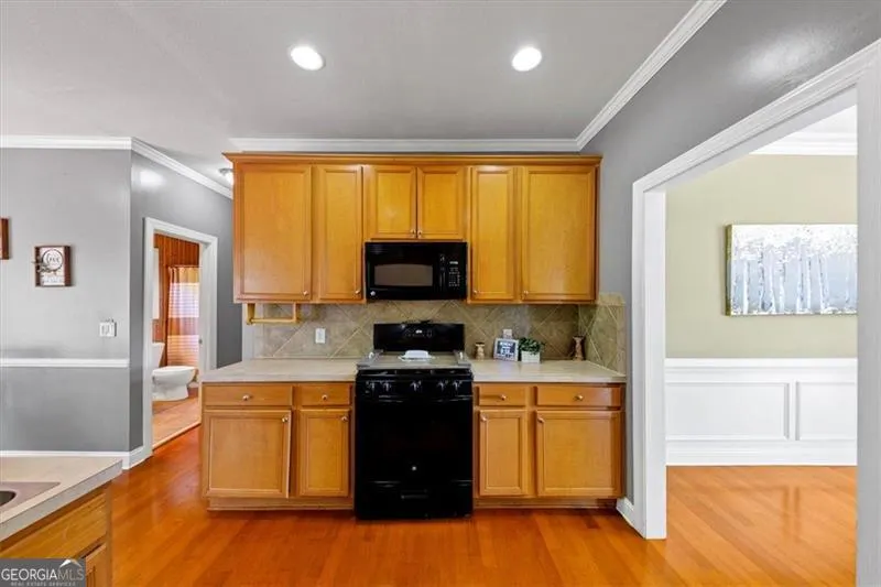 2052 EVERGREEN Drive