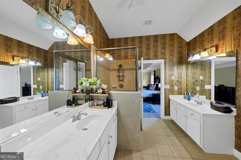 2052 EVERGREEN Drive