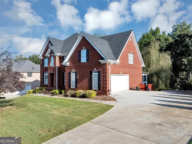 2052 EVERGREEN Drive