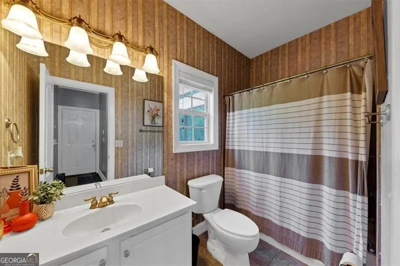 2052 EVERGREEN Drive
