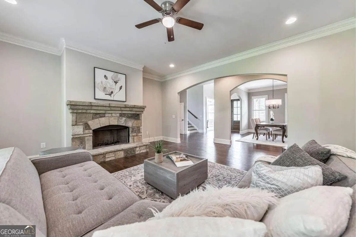2423 Rosapenna Lane NW
