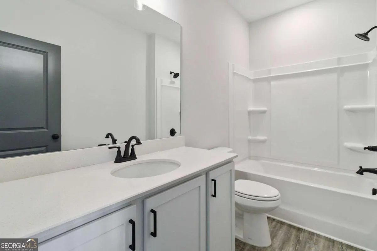 9 933 Willingham Drive, #9