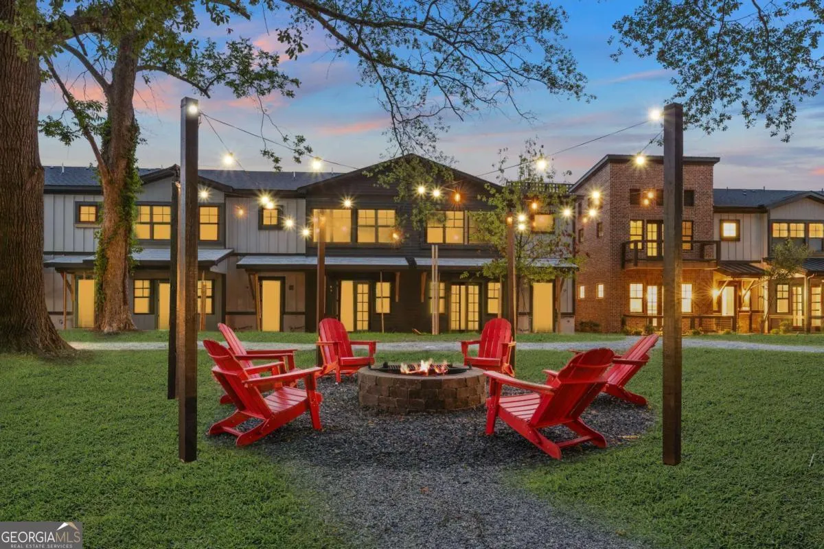 9 933 Willingham Drive, #9