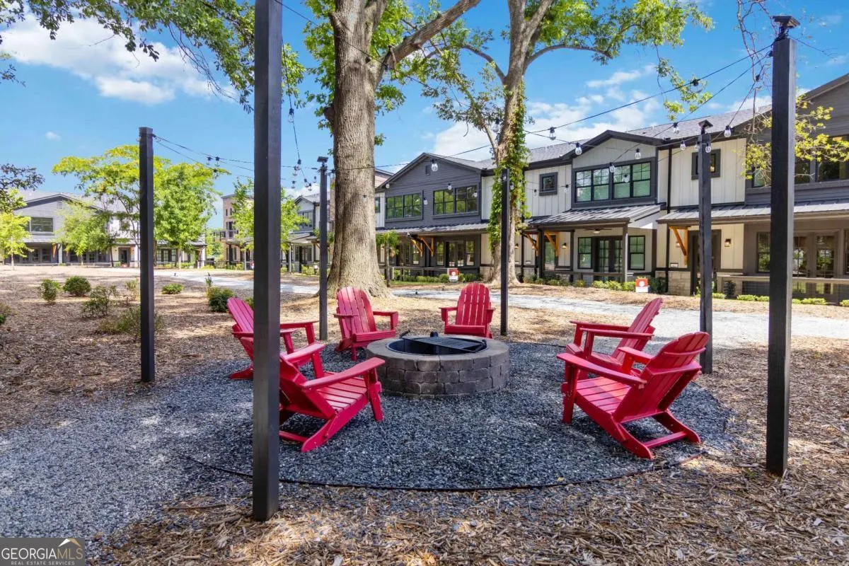 9 933 Willingham Drive, #9