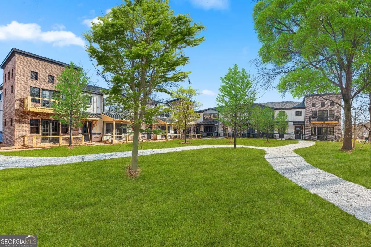 9 933 Willingham Drive, #9