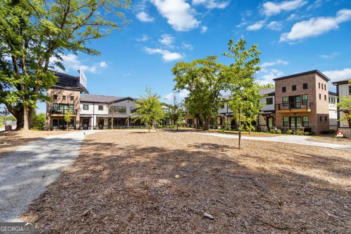 9 933 Willingham Drive, #9