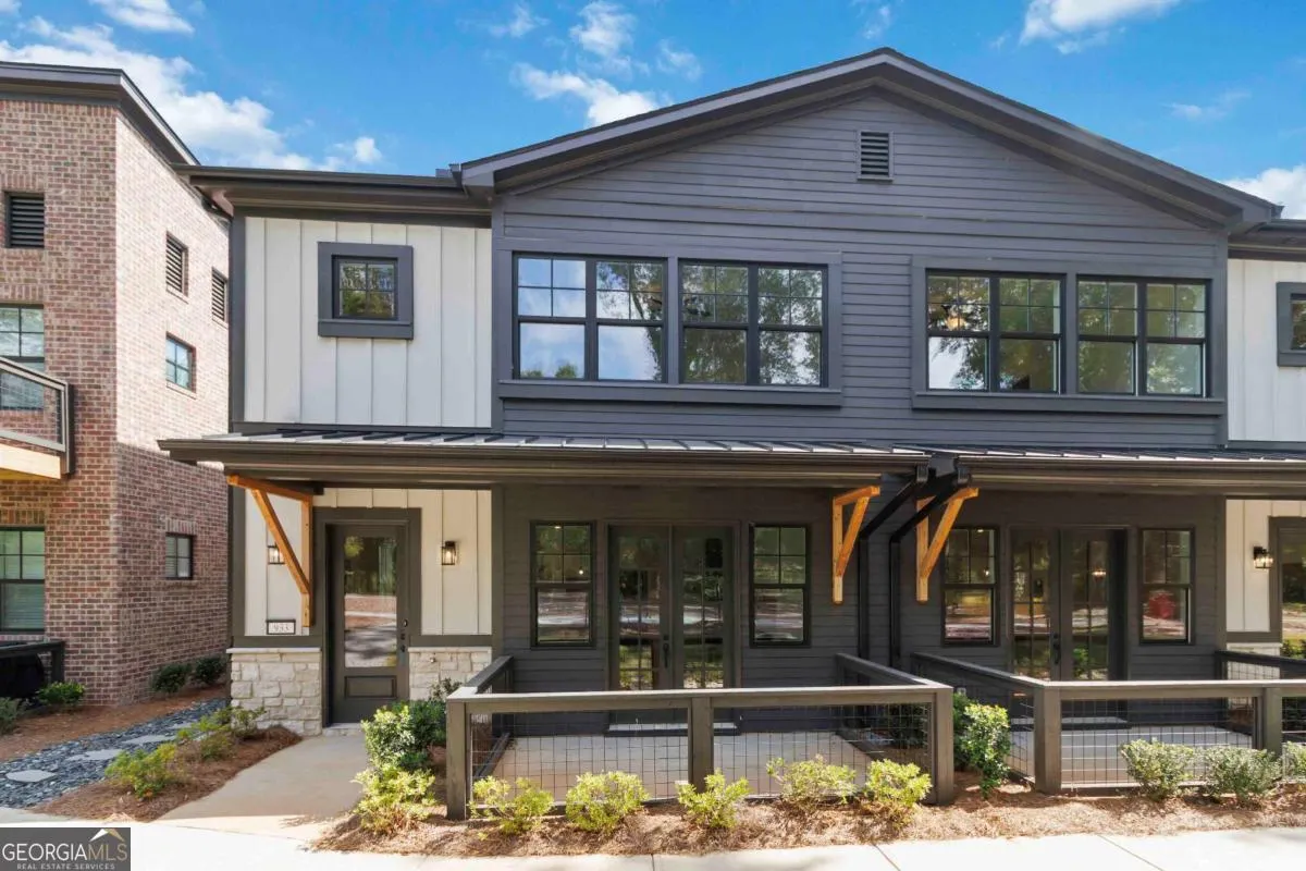 9 933 Willingham Drive, #9