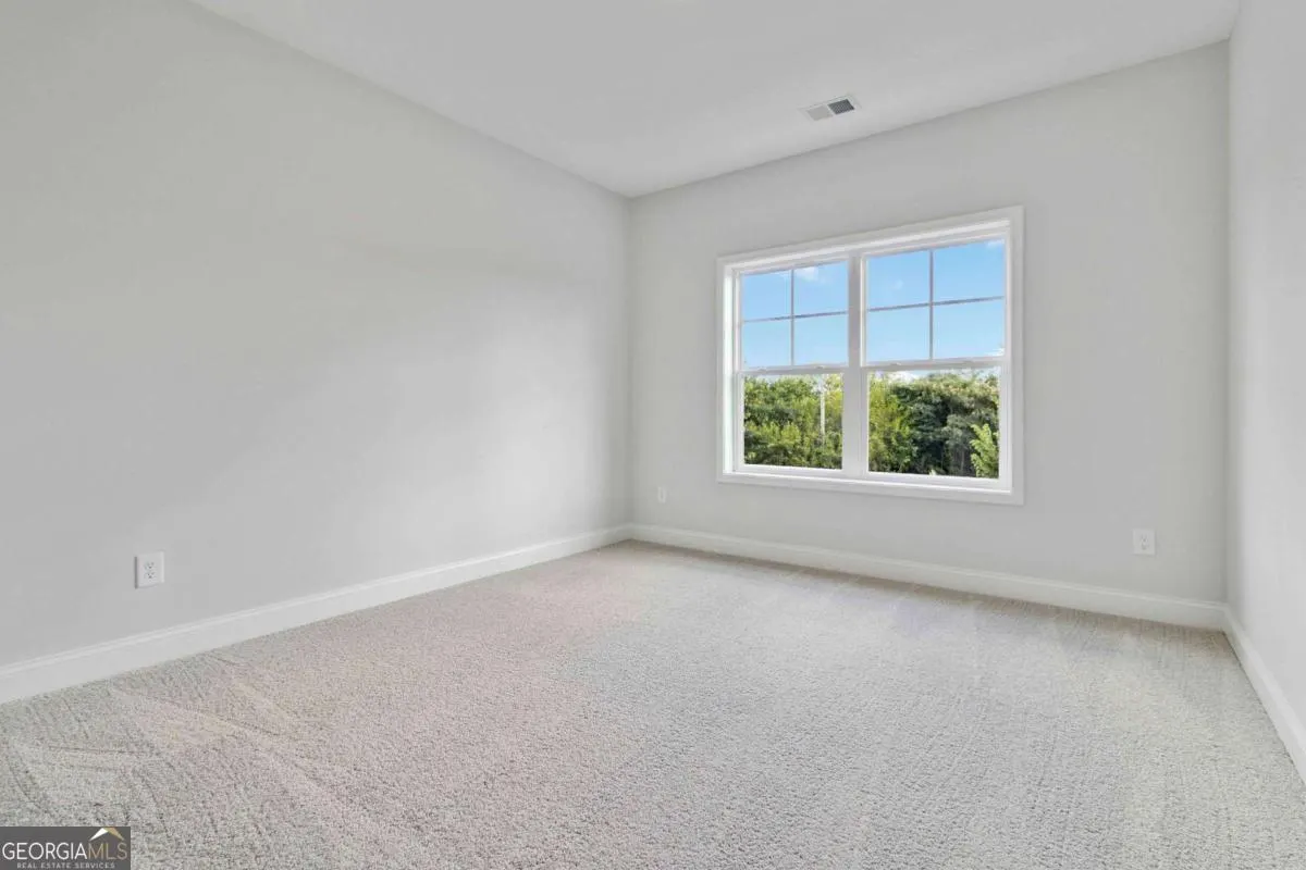 9 933 Willingham Drive, #9