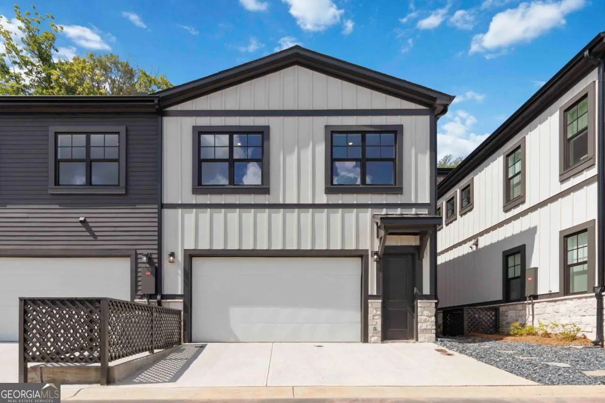 9 933 Willingham Drive, #9