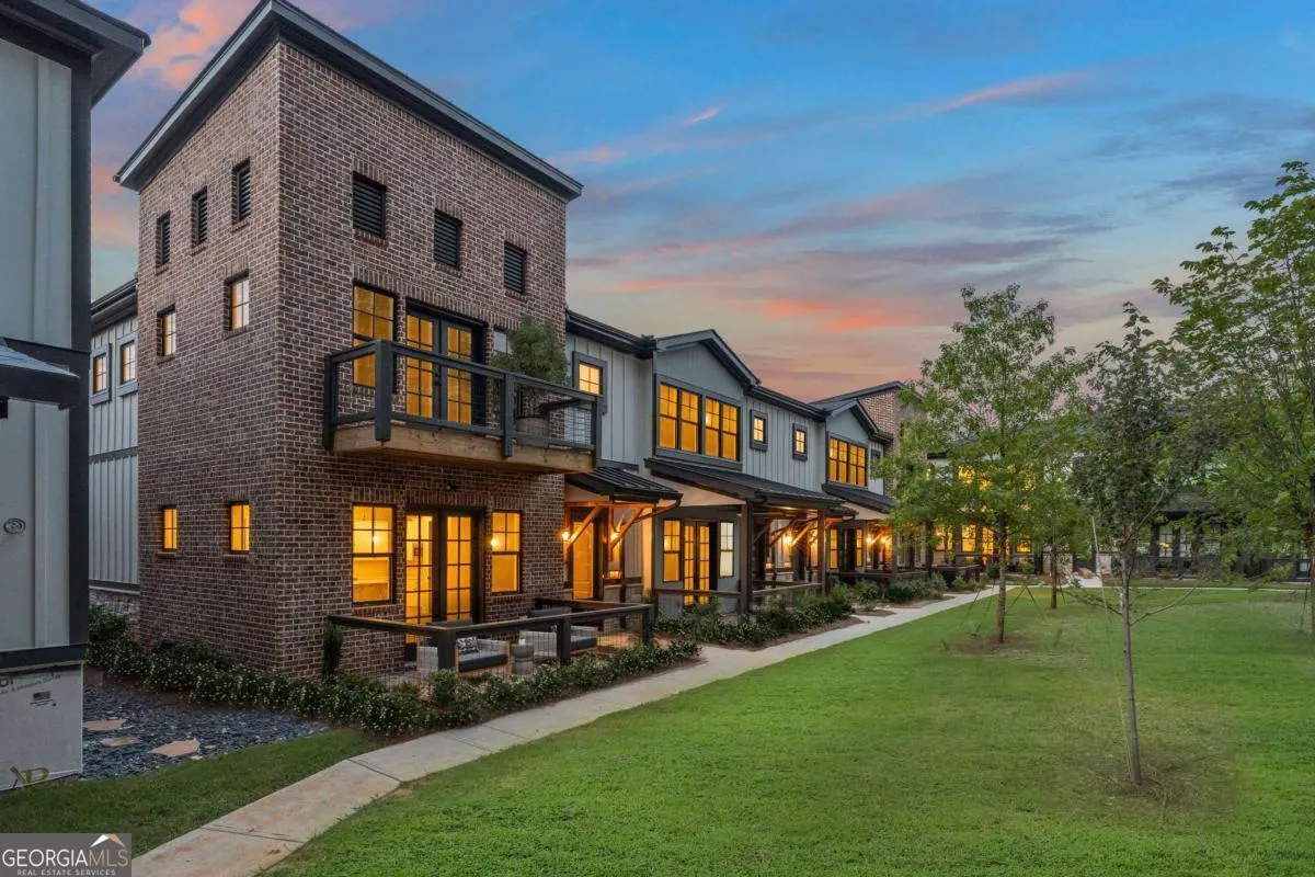 9 933 Willingham Drive, #9