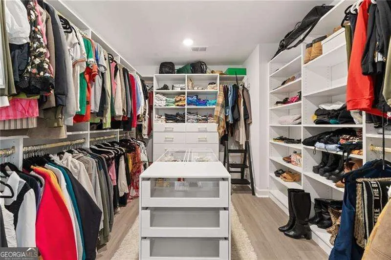 3672 Silvery Way