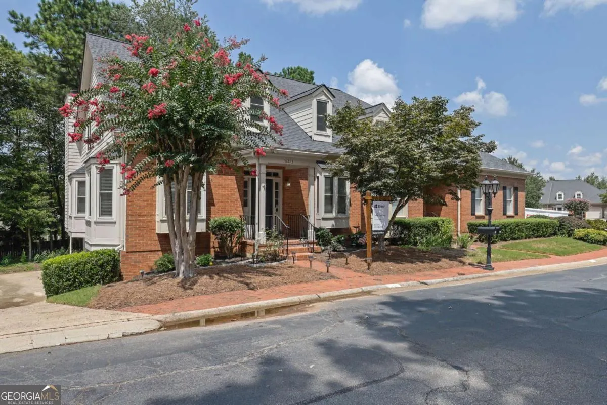 6213 Forest Hills Drive
