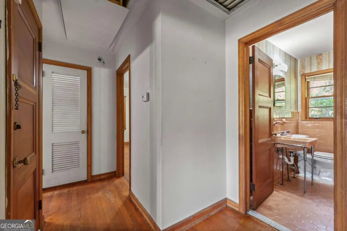 3457 Spreading Oak Drive SW