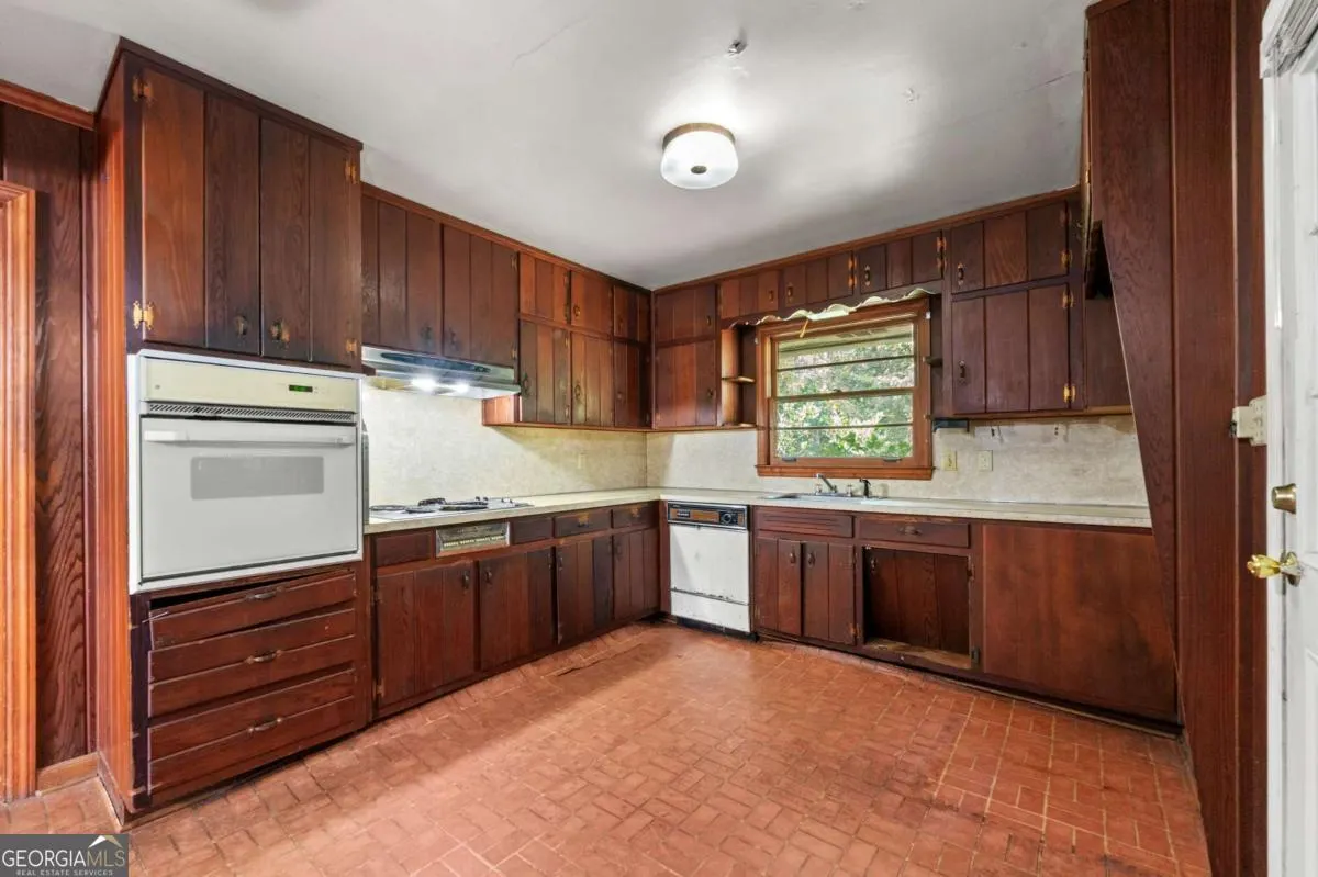 3457 Spreading Oak Drive SW