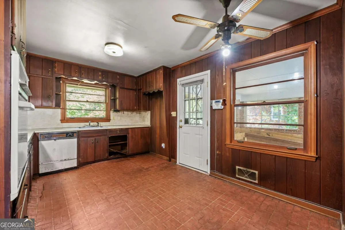 3457 Spreading Oak Drive SW