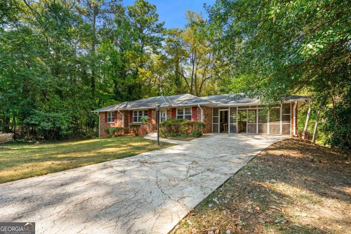 3457 Spreading Oak Drive SW