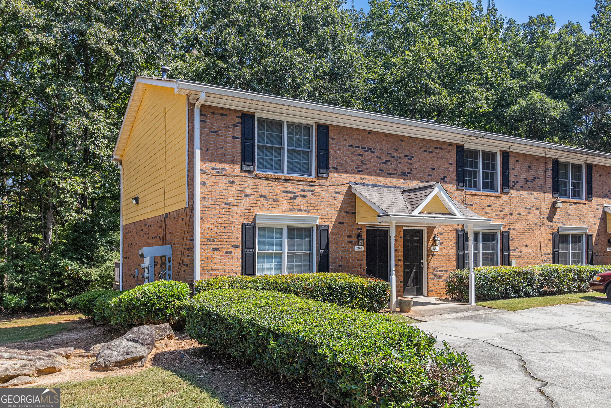 2202 Highpoint Road