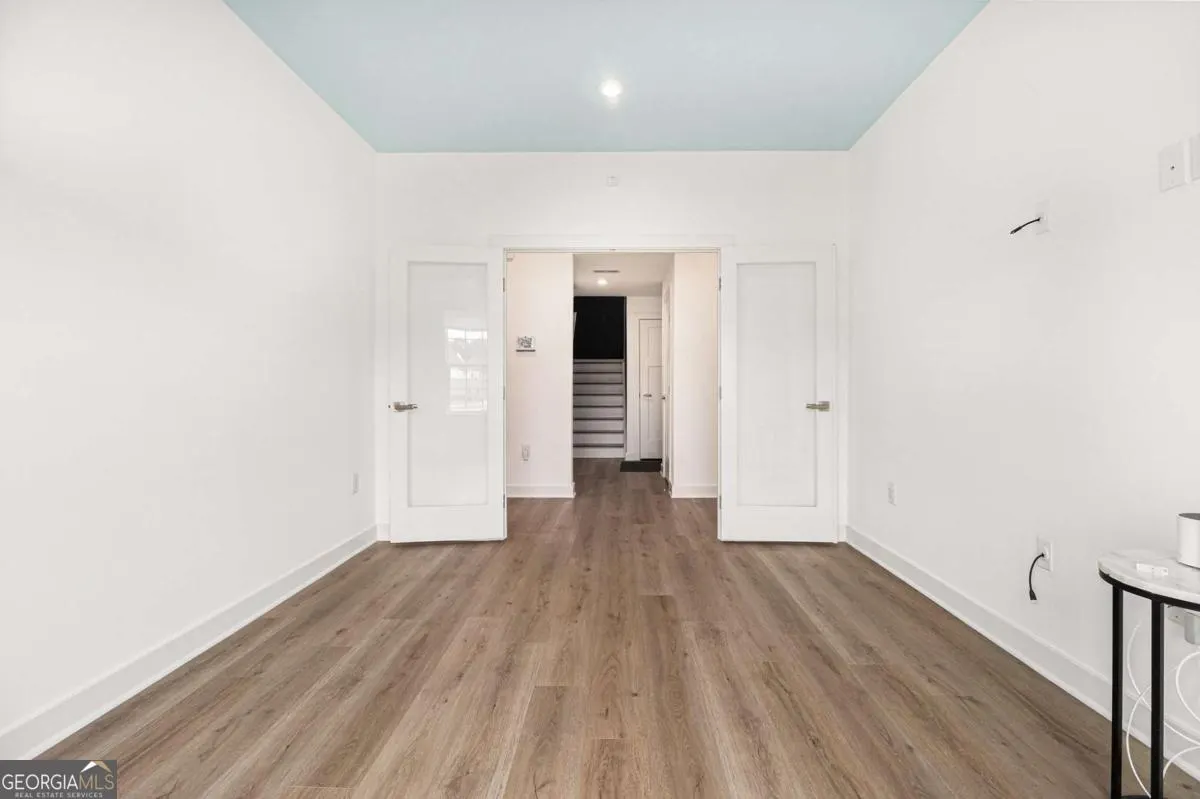 1105 Burlington Court