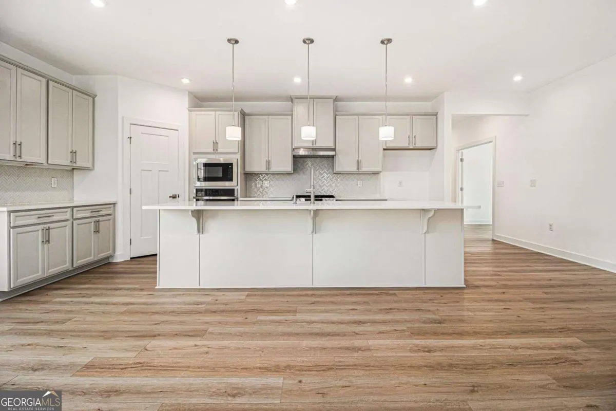 1105 Burlington Court