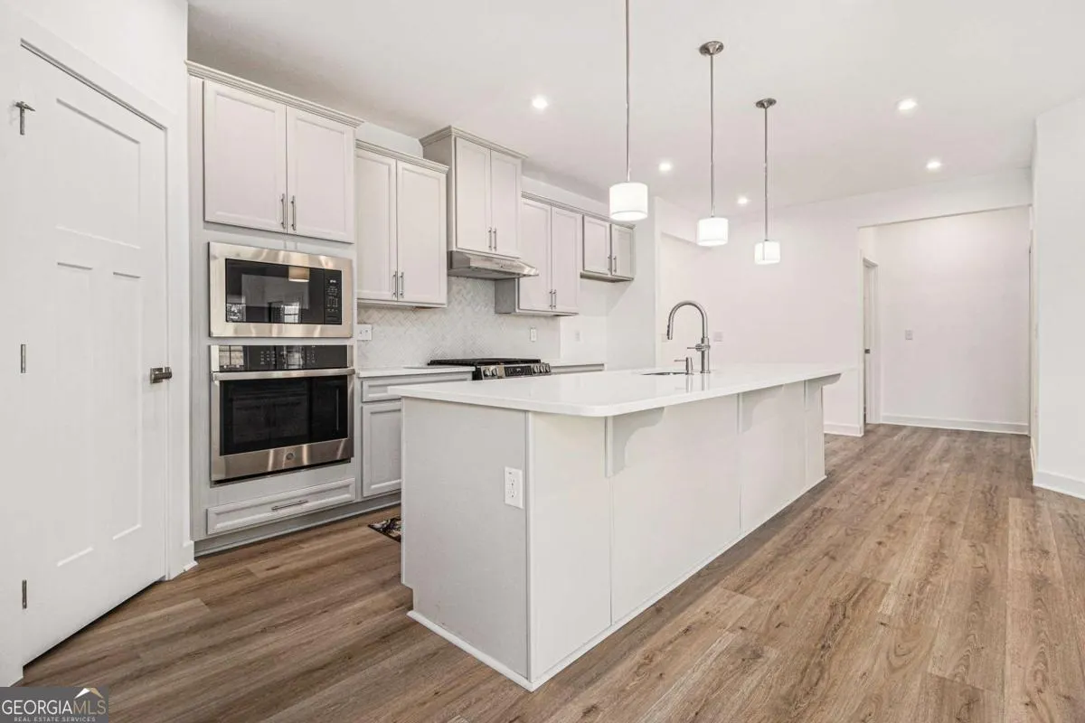 1105 Burlington Court