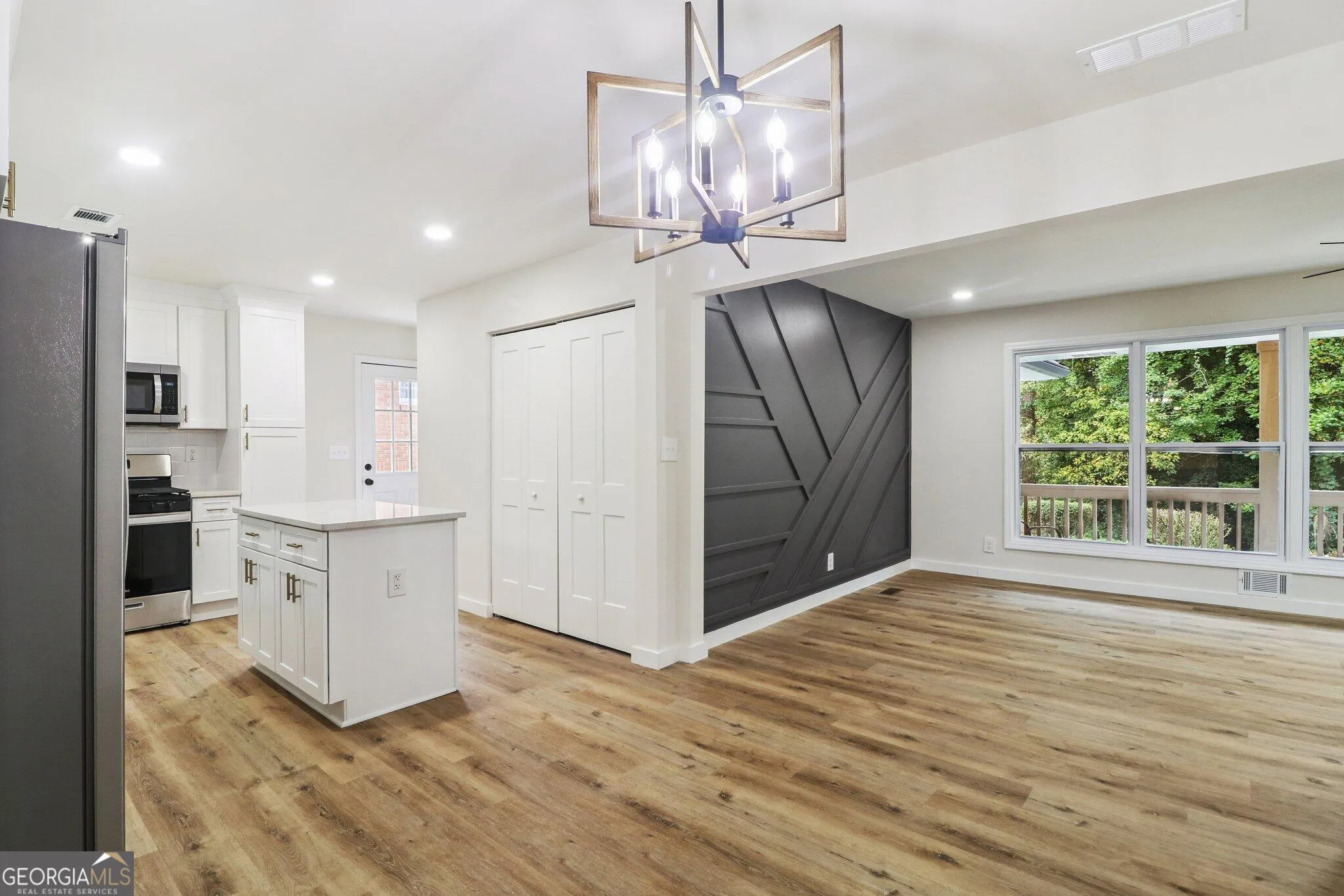 2234 Glendale Drive