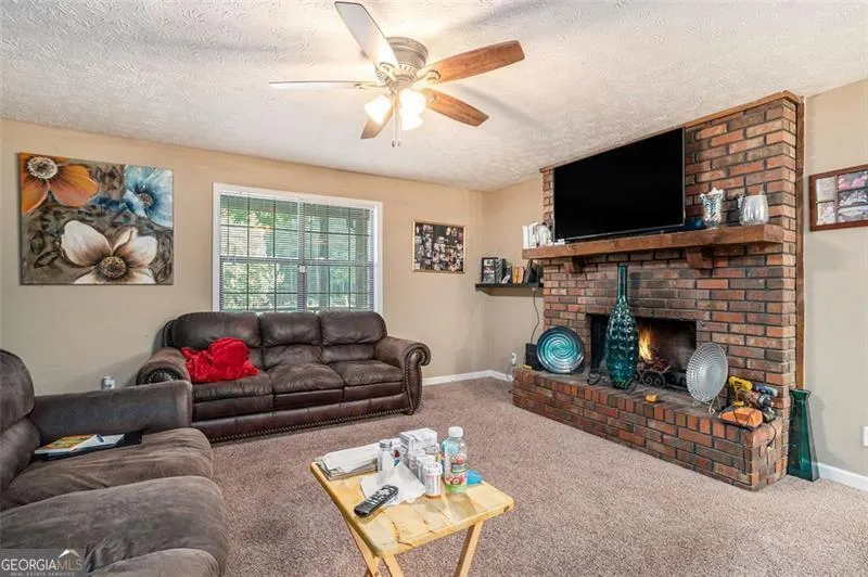 4611 OLD DOUGLASVILLE Road