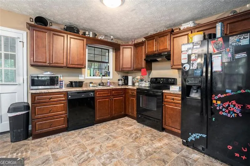 4611 OLD DOUGLASVILLE Road
